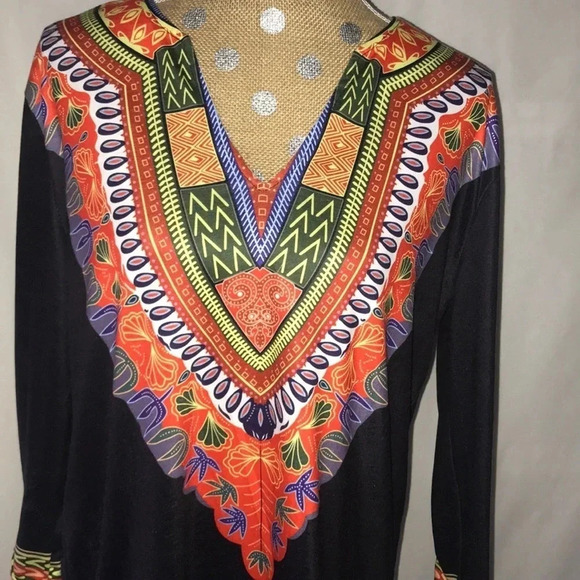 Black 3/4 Sleeve With Printed V-Neck and Trim of Blouse Size Small New No Tag - Picture 3 of 3